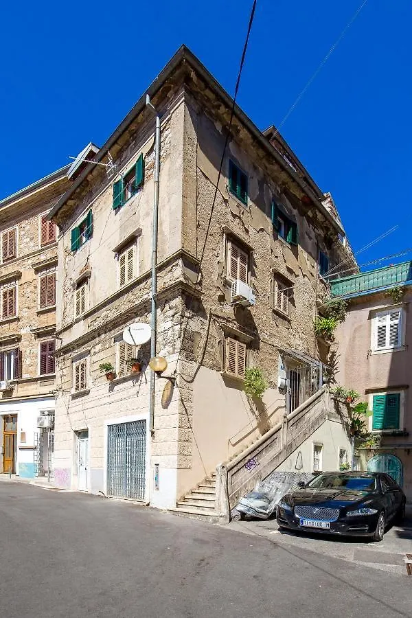 Grota Apartment In The Center 2 Rijeka